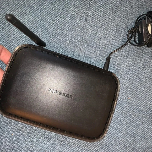 Netgear N150 150 Mbps 4-Port 10/100 Wireless N Router (WNR1000) - Picture 6 of 6